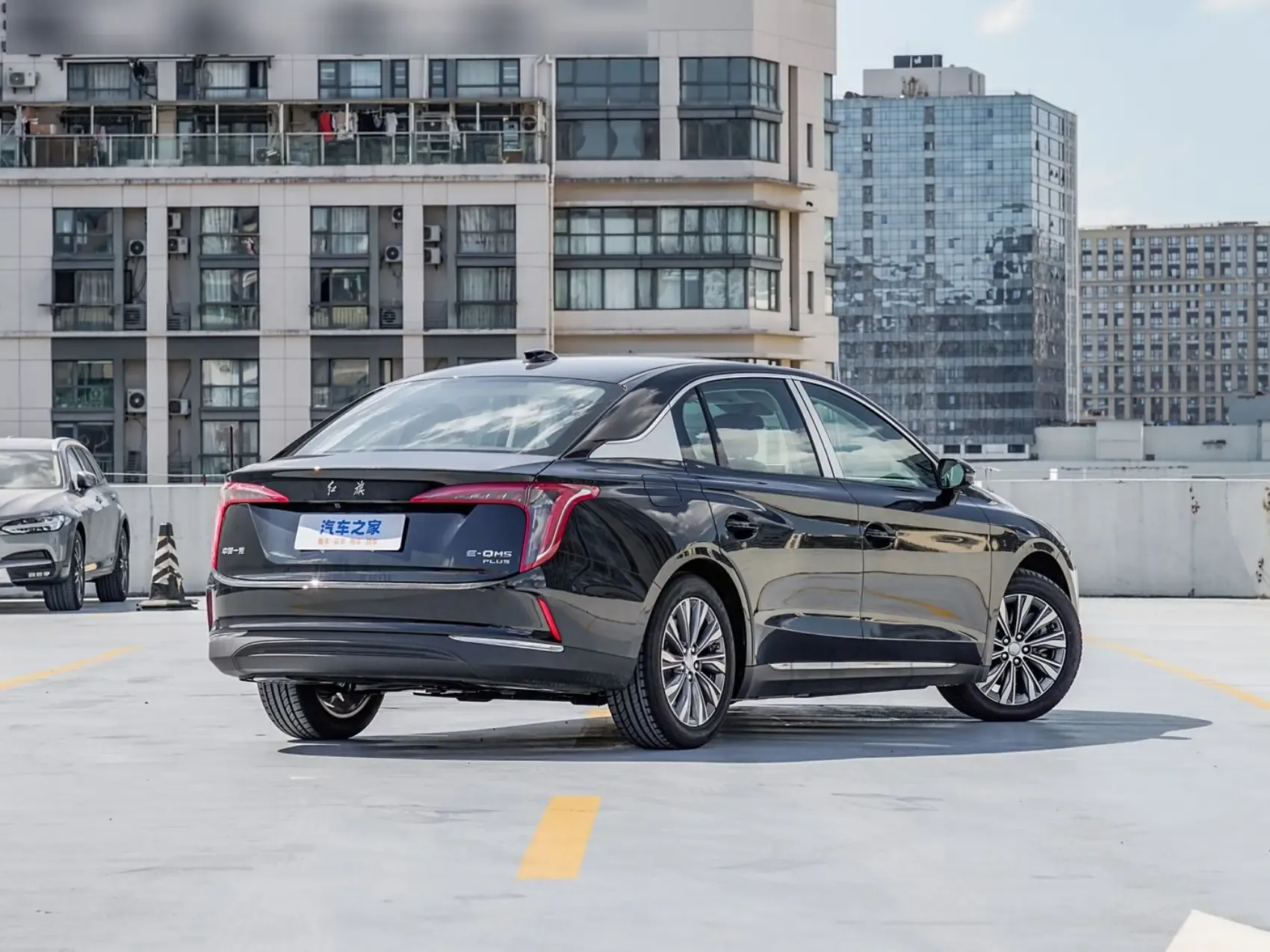 2024 Hongqi E-QM5 New Car Used New Energy Pure Electric Autos 610km Buy Car Online