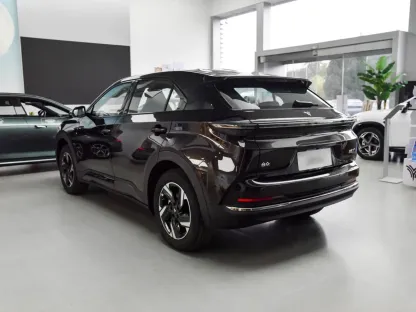 2025 Nezha X 500 Used Electric Car 5-door 5-seat SUV 360-degree Panoramic View Ev Car