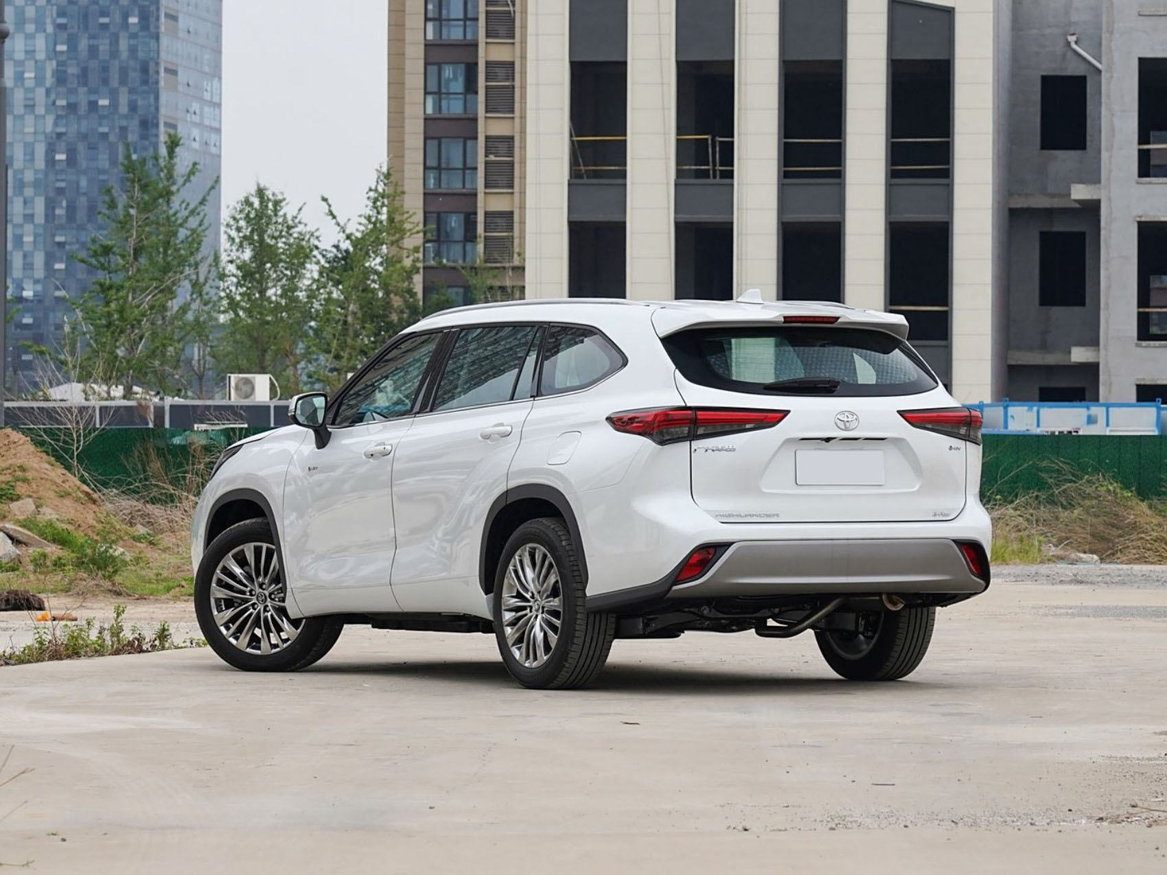 2024 Toyota Highlander New Car 2.5L Hybrid FWD AWD Used Car 2.0T Gasoline 380T AWD Midsize SUV