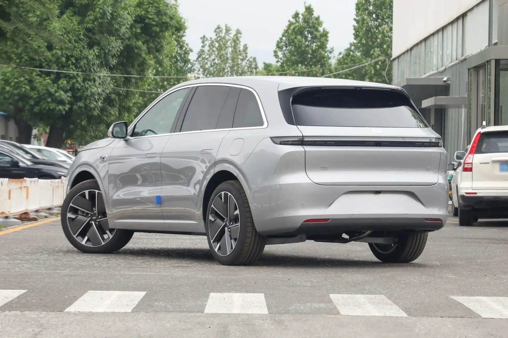 2025 Li Auto L6 New Cars Extended Range Hybrid Vehicle Midsize SUV Cheap Price Li Xiang L6 Autos