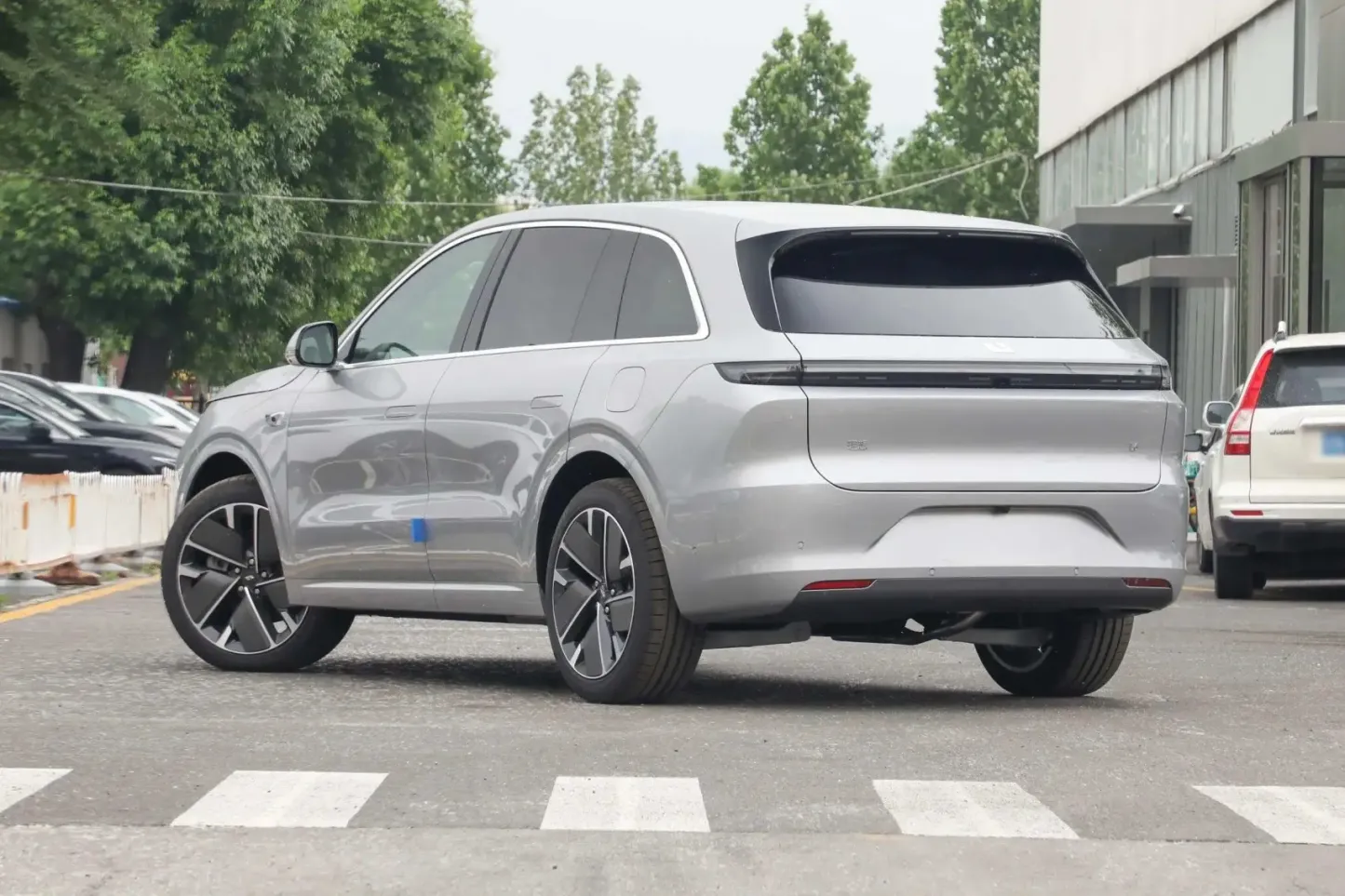 2025 Li Auto L6 New Cars Extended Range Hybrid Vehicle Midsize SUV Cheap Price Li Xiang L6 Autos