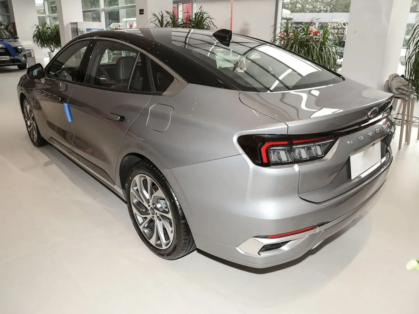 2025 Ford Mondeo New Cars 2WD 1.5T 2.0T 190hp 254hp High Performance Best Quality Mid-size Vehicle