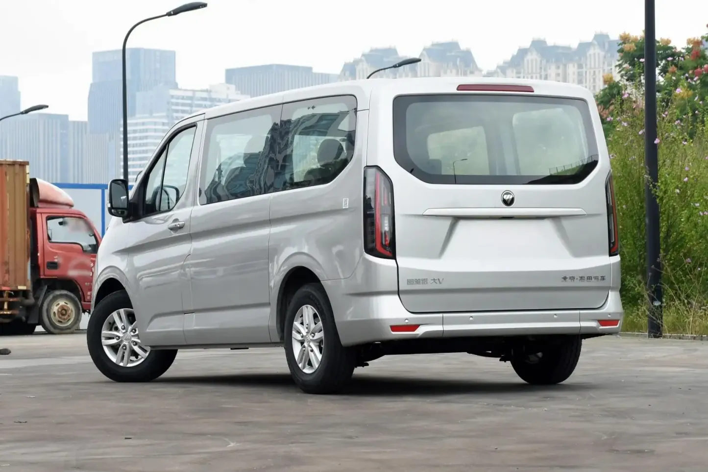 2024 Foton Toano X6 2.0T Manual Passenger Car Mini Bus 5/6/7/9 Seats Van Diesel Chinese Brand