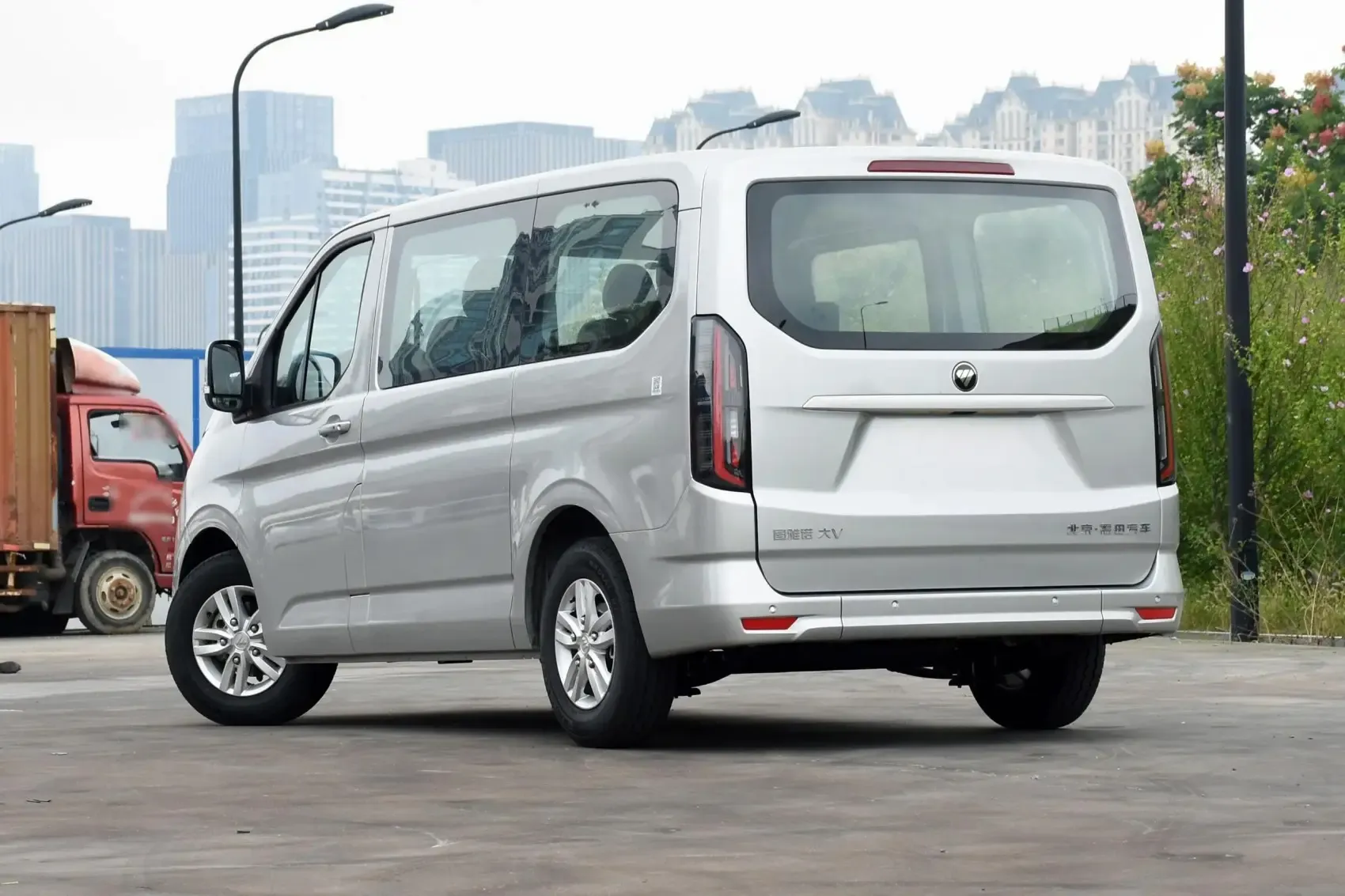 2024 Foton Toano X6 2.0T Manual Passenger Car Mini Bus 5/6/7/9 Seats Van Diesel Chinese Brand