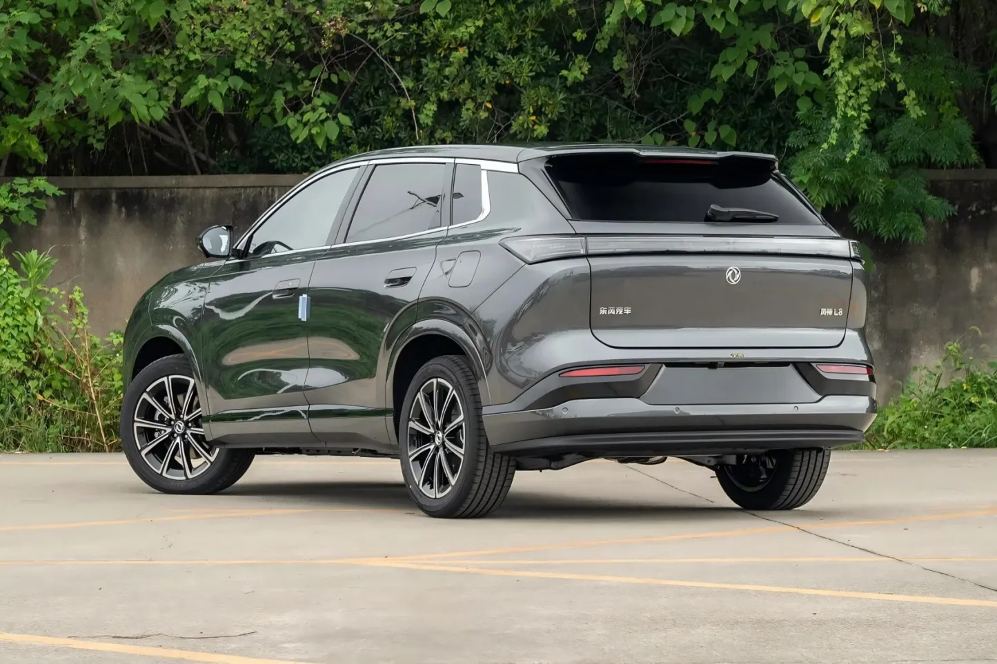 2025 2026 Dongfeng Fengshen Aeolus L8 PHEV New and Used Cars 112KM 185KM Plug-in Hybrid Vehicle