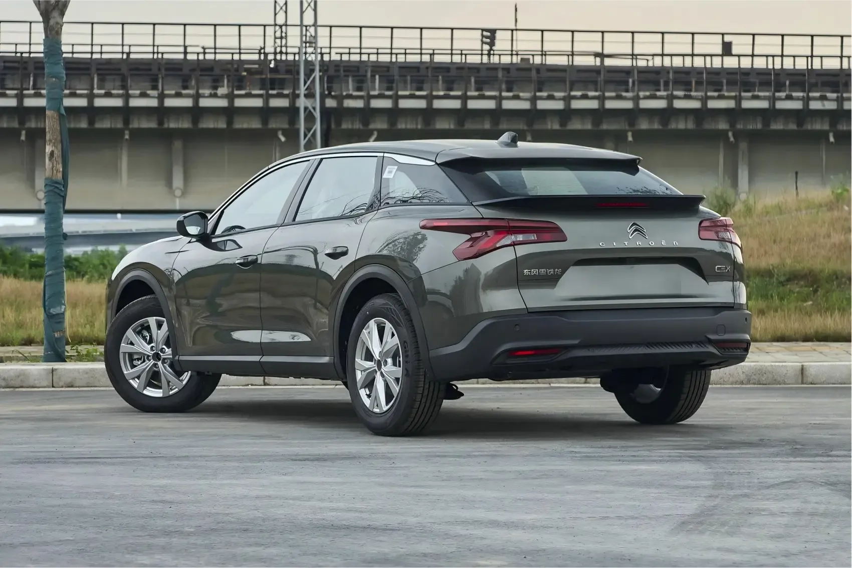 2024 2025 Citroën C5 X 1.6T Petrol Cars New and Second Hand Vehicle Versailles Made in China