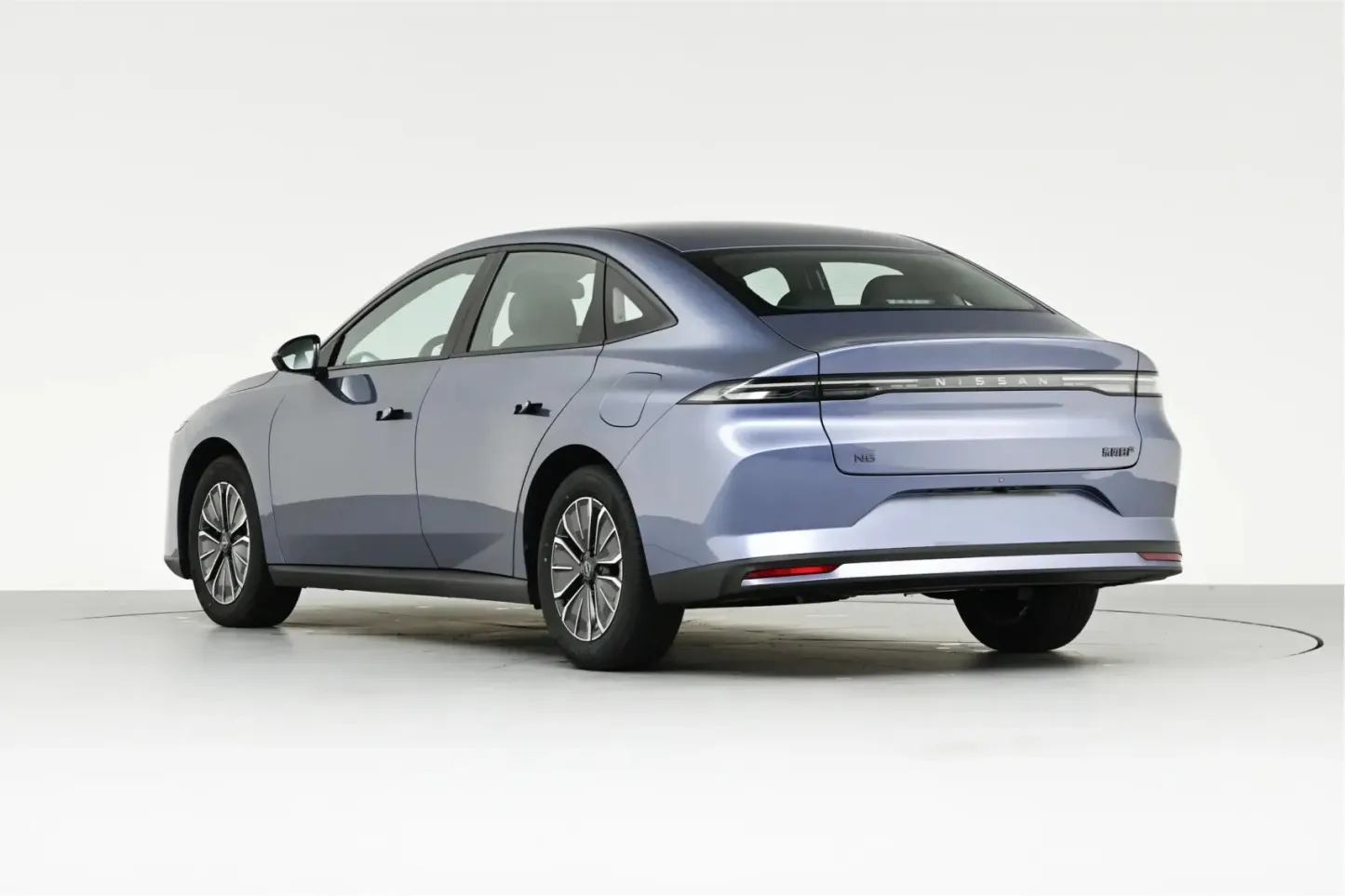 2026 Dongfeng Nissan N6 New Cars Mid-Size Plug-In Hybrid Electric Vehicle New Energy