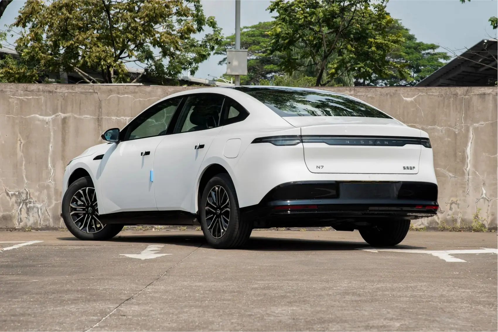 2025 Nissan N7 New Cars Electric Vehicle-501-600 km Range 200-250kW Motor 50-70kWh Battery