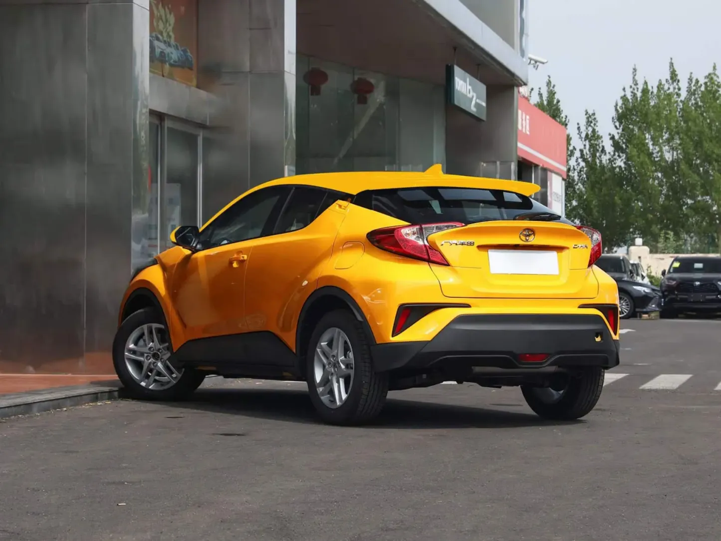 2023 Toyota C-HR 2.0L New Car Cheap Used Car Gasoline-electric Hybrid Automobile