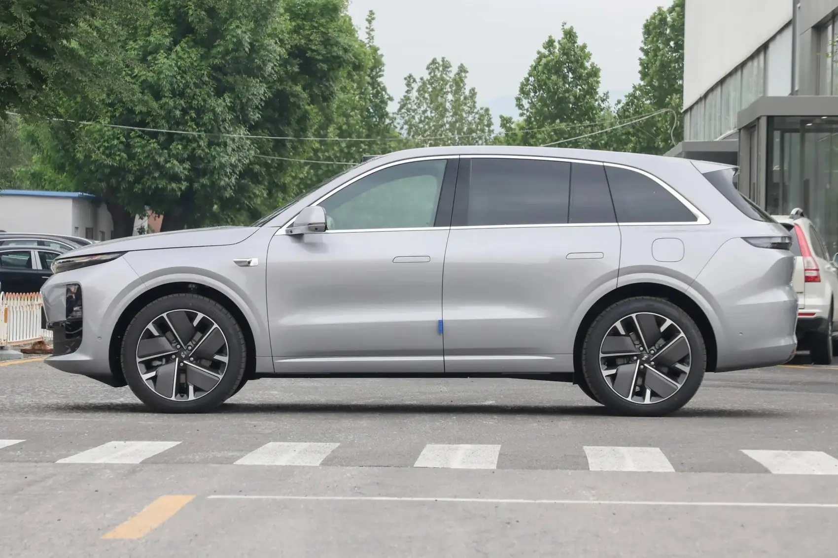 2025 Li Auto L6 New Cars Extended Range Hybrid Vehicle Midsize SUV Cheap Price Li Xiang L6 Autos