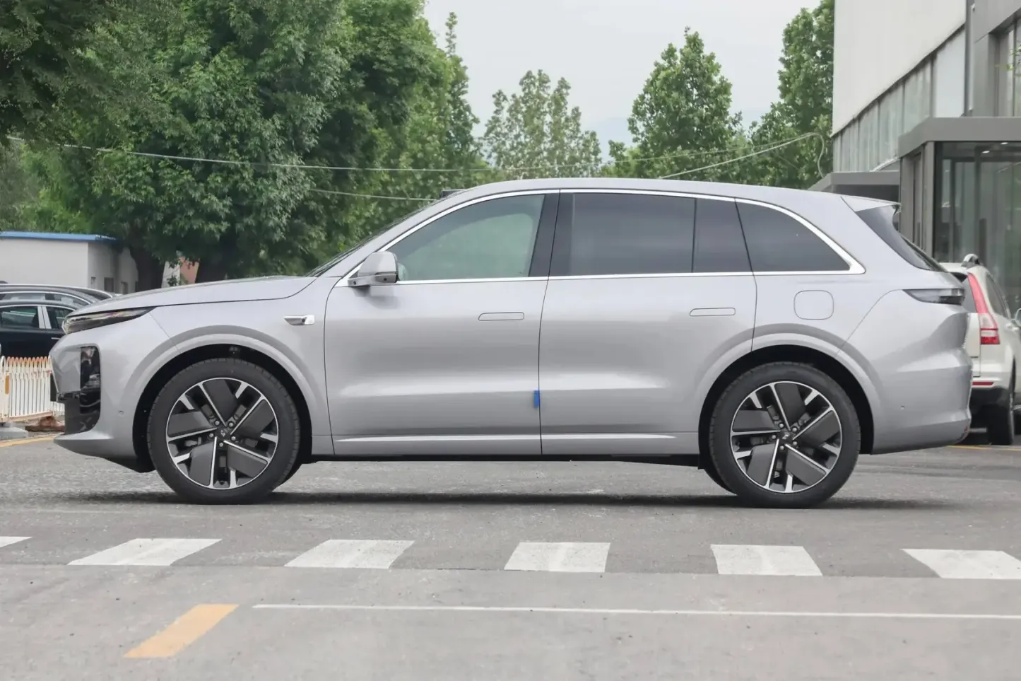 2025 Li Auto L6 New Cars Extended Range Hybrid Vehicle Midsize SUV Cheap Price Li Xiang L6 Autos