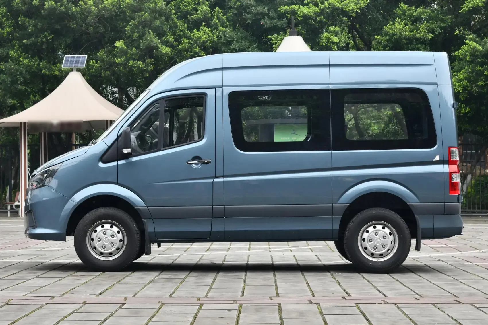 2024 Foton Toano 2.0T 2.5T 2.8T New Vehicle Van 5/6/7/9 /14/16/17/18 Seats Bus in Stock Passenger car