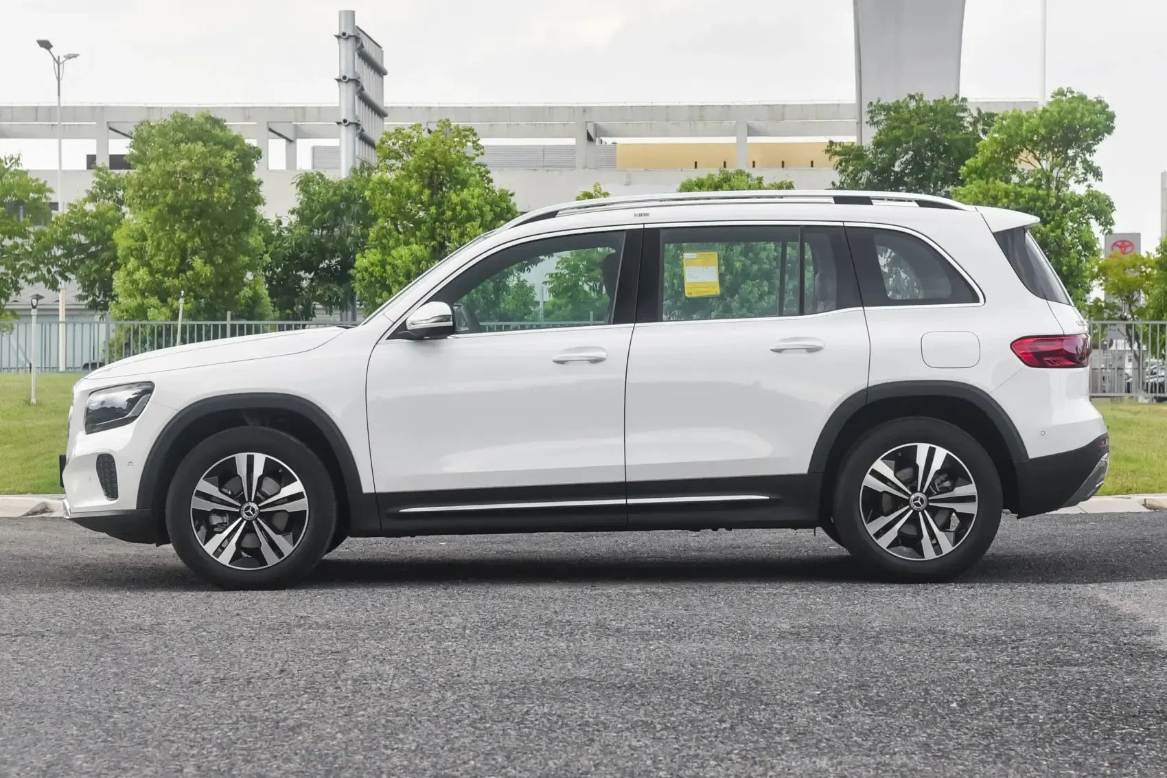 2025 2026 Mercedes-Benz GLB 200 220 New and Used Cars High-Performance SUV Automatic FWD/4WD Rear Camera Left Steering