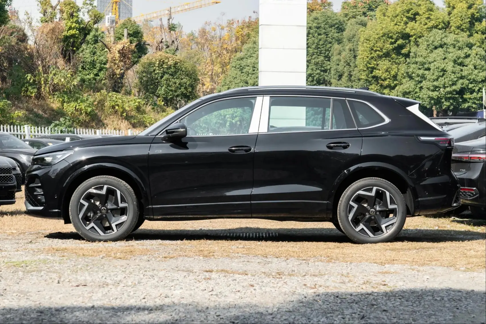 2024 2025 2026 Volkswagen Tiguan L New and Used Cars Midsize SUV 380TSI 4WD 1.5T 2.0T Automatic VW