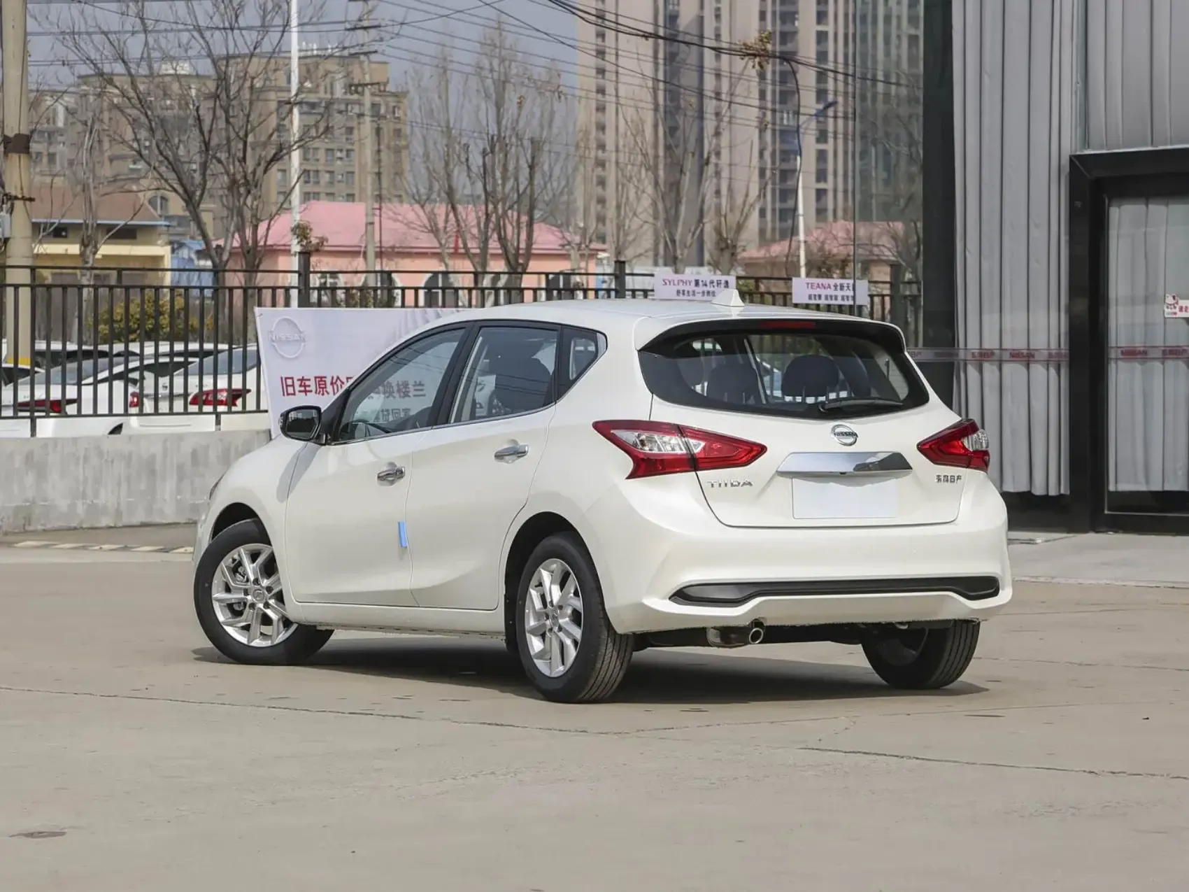 2023 2024 Nissan Tiida 1.6L CVT New and Used Cars Pre-owned Sedan Petrol Cars Made in China