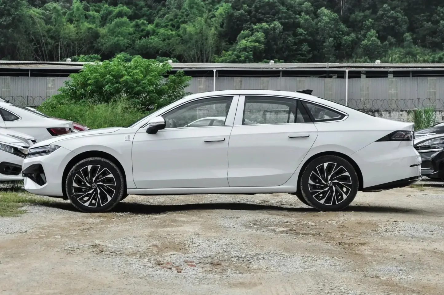 2025 2026 Volkswagen Sagitar New Cars 4-Door 5-Seats Gasoline Vehicle Petrol Car Sedan