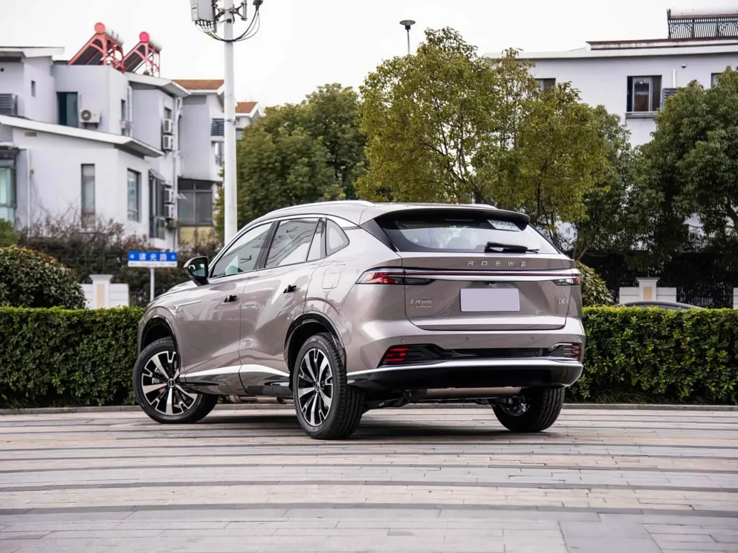 2024 Roewe D5X DMH New and Used Cars New Energy Vehicle Electric Sedan 135KM