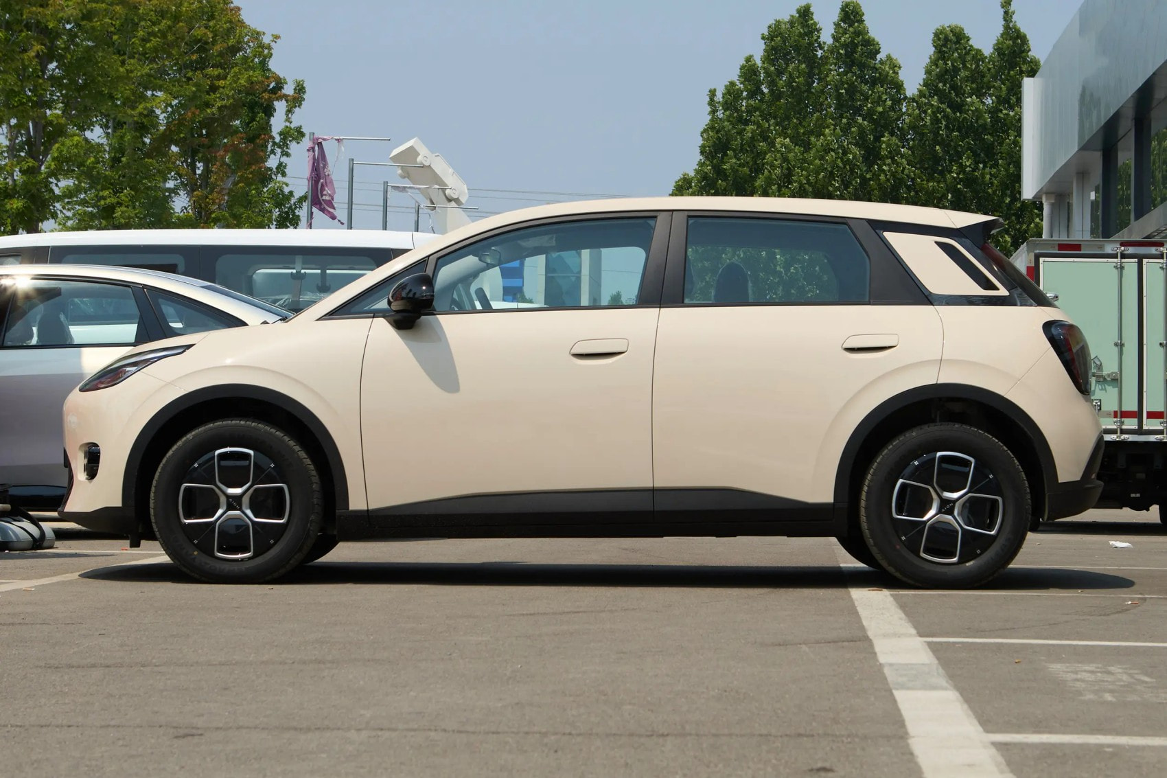 2025 2026 GAC AION UT Chinese Mini Electric Car New Energy Vehicle 5 Door 5 Seat Hatchback