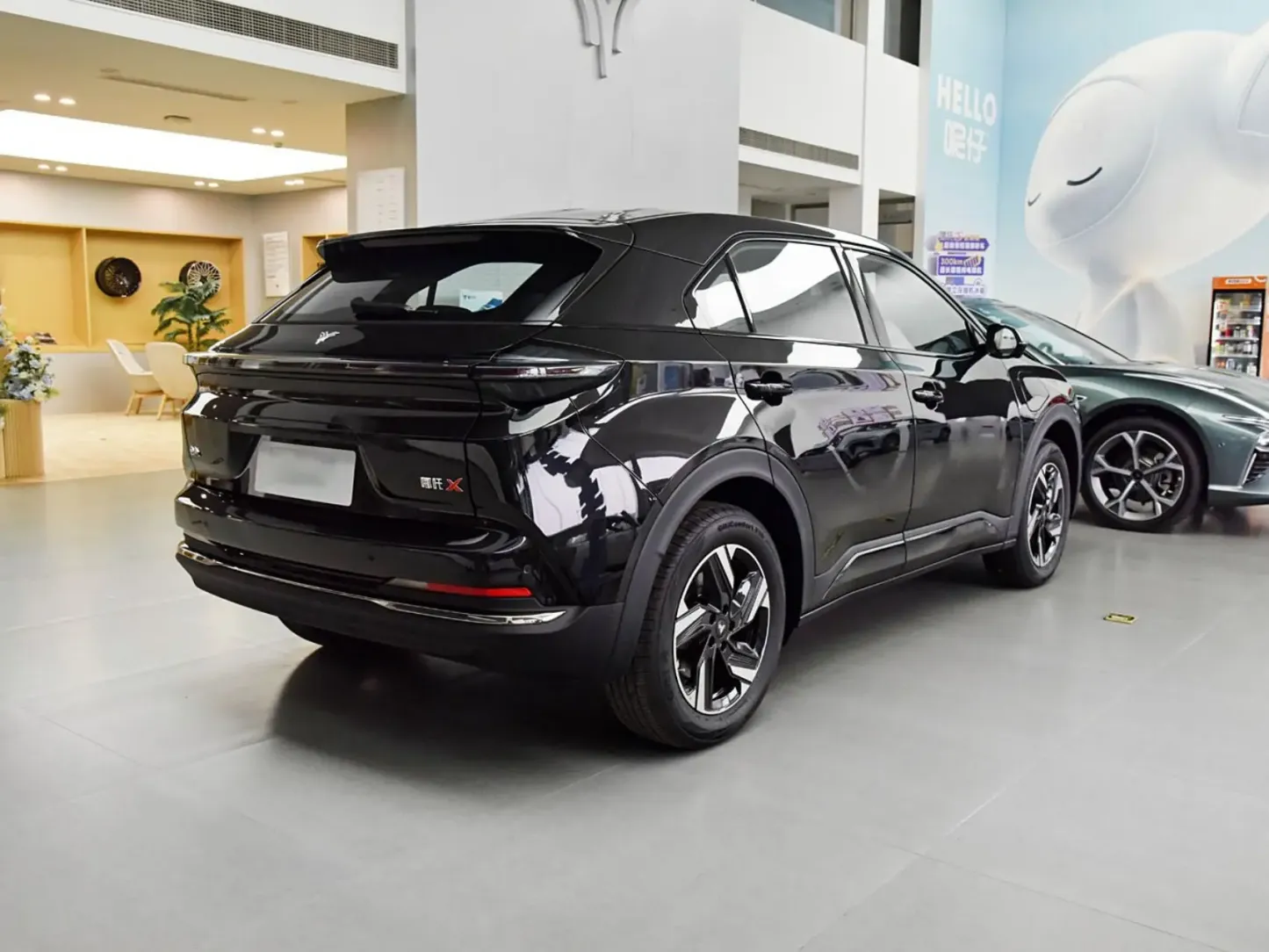 2025 Nezha X 500 Used Electric Car 5-door 5-seat SUV 360-degree Panoramic View Ev Car