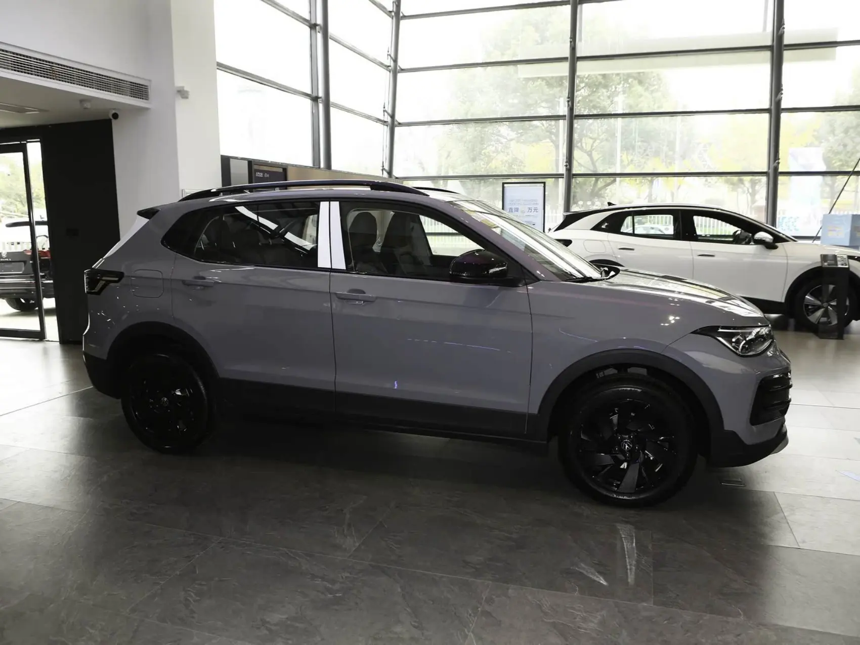 2025 New Cars Tharu 300TSI Sharp Edition 5-Door 5-Seater SUV with 7-Speed Dry Dual Clutch Vehicle