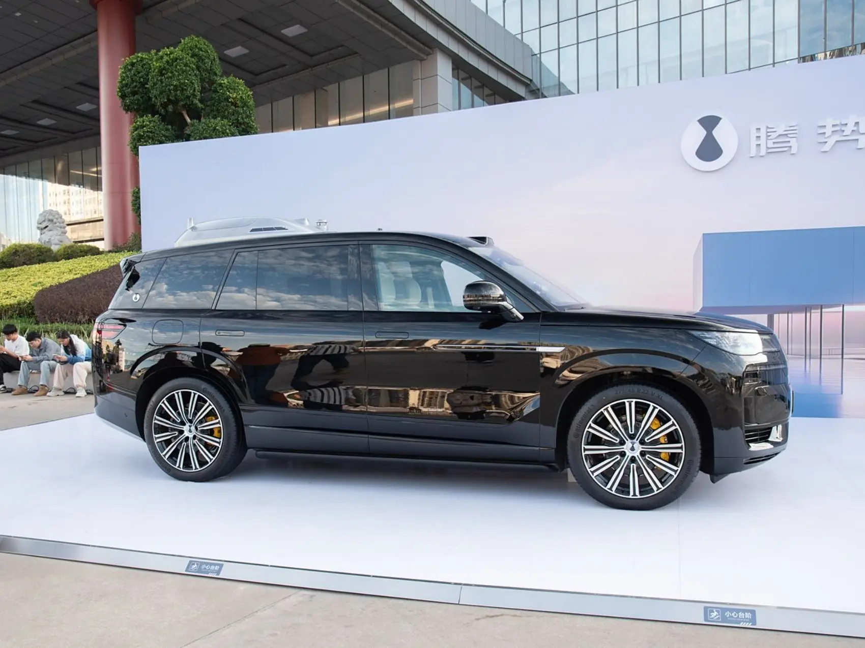 2025 BYD Denza N9 Flagship 6-seater VIP Luxury Plug-in Hybrid 4WD SUV Series New Energy Vehicle