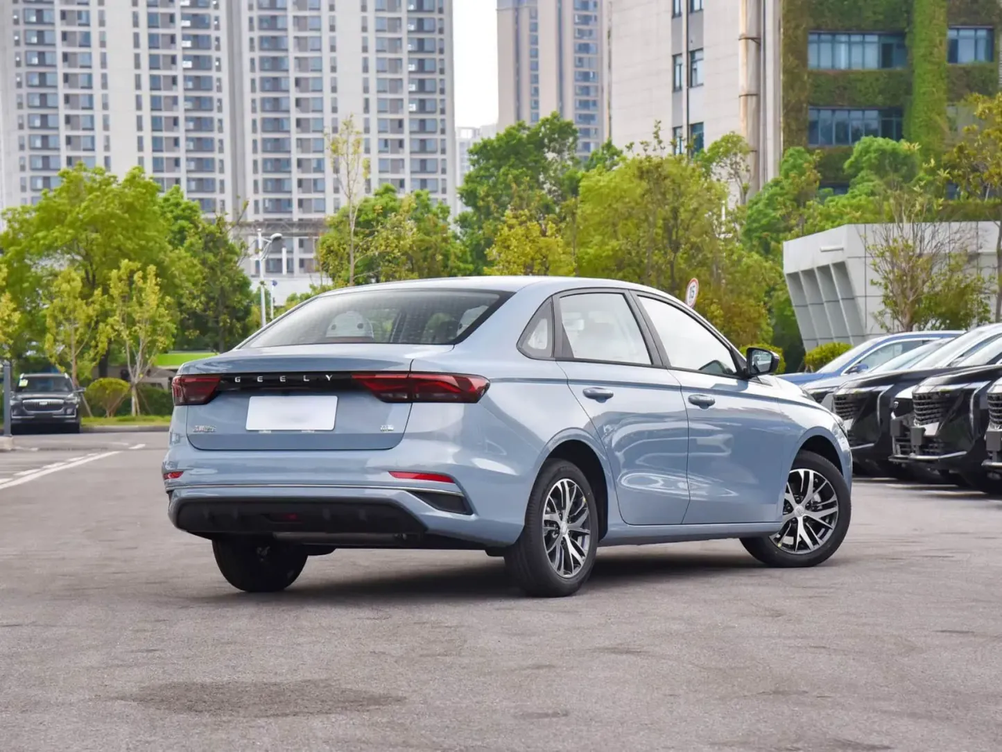 2023 2024 2025 Geely Emgrand DHT 1.5L 1.8L New Car Gasoline Vehicles Used Methanol Hybrid Autos