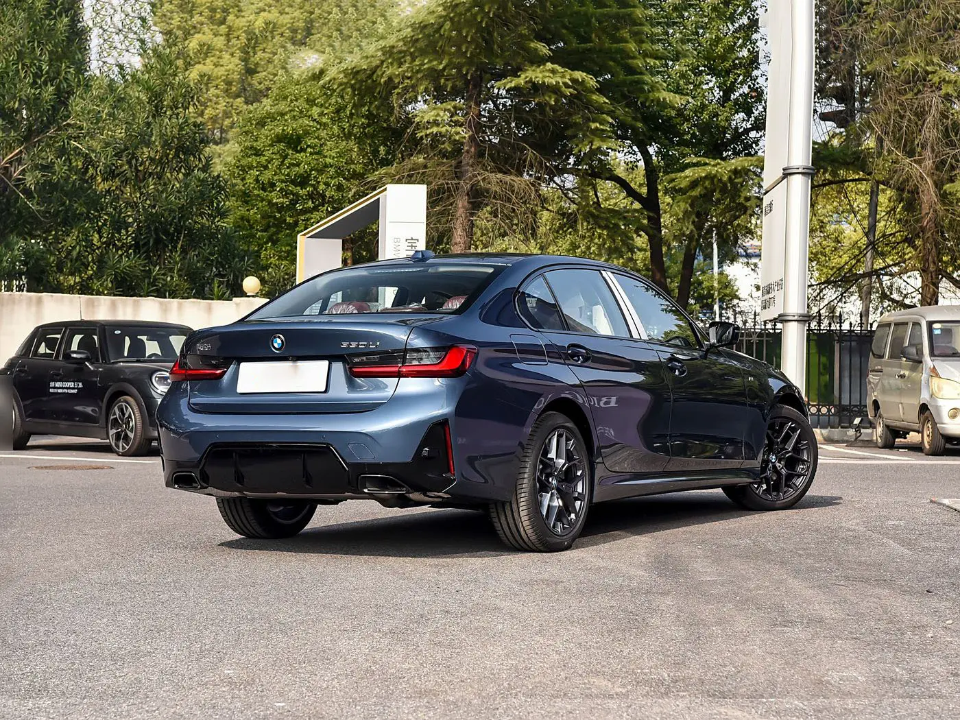 Used Car 2015 Bmw 3 Series Sedan Fuel Efficient Used Car Made in China Sedan Car Euro Vi Emission Sedan