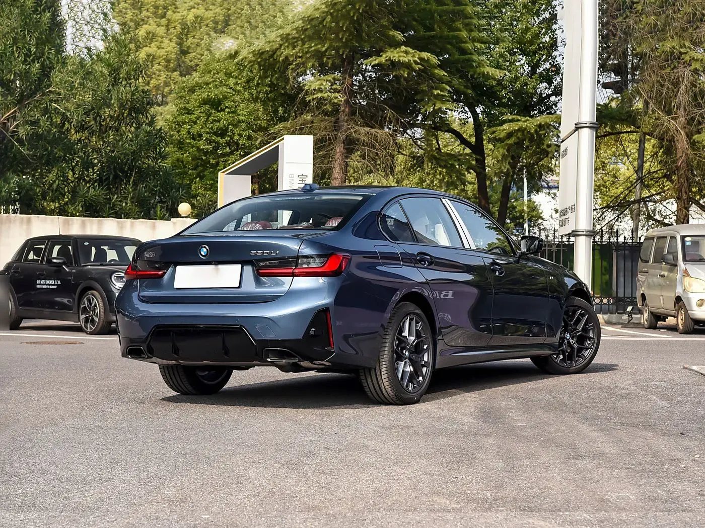 Used Car 2015 Bmw 3 Series Sedan Fuel Efficient Used Car Made in China Sedan Car Euro Vi Emission Sedan