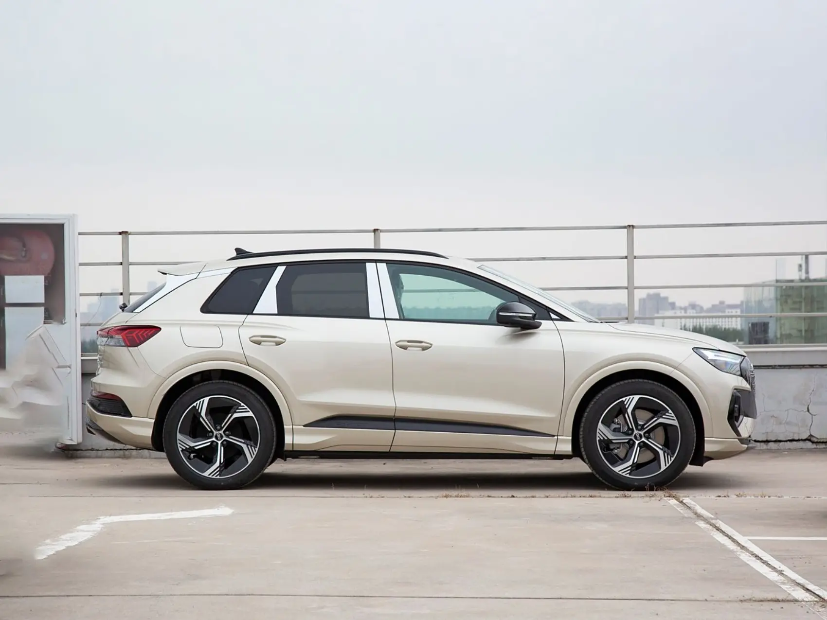 2024 Audi Q4 E-tron New Cars Electric Car Suv Used Cars Long Battery Powered High Speed Ev Vehicle