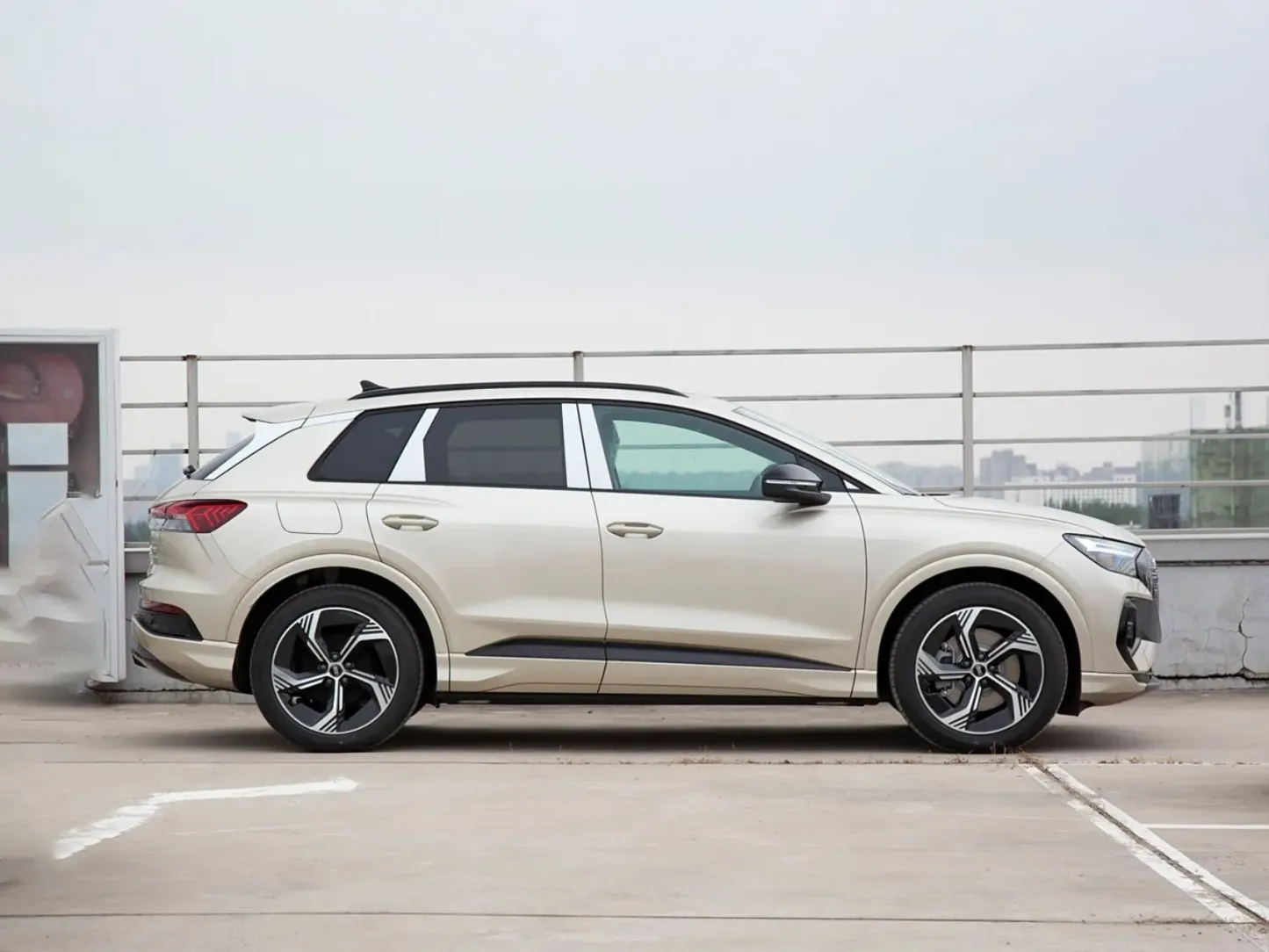 2024 Audi Q4 E-tron New Cars Electric Car Suv Used Cars Long Battery Powered High Speed Ev Vehicle