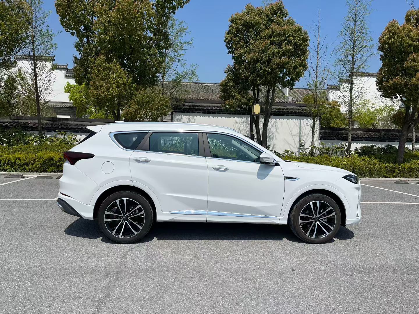 Premium used 2022 Jetour X70 Plus, White exterior / Black interior, 35,000 km