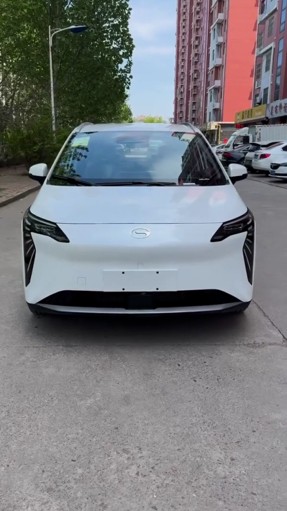 2024 2025 AION Y New and Used Cars Pure Electric 430-610km New Energy Vehicles