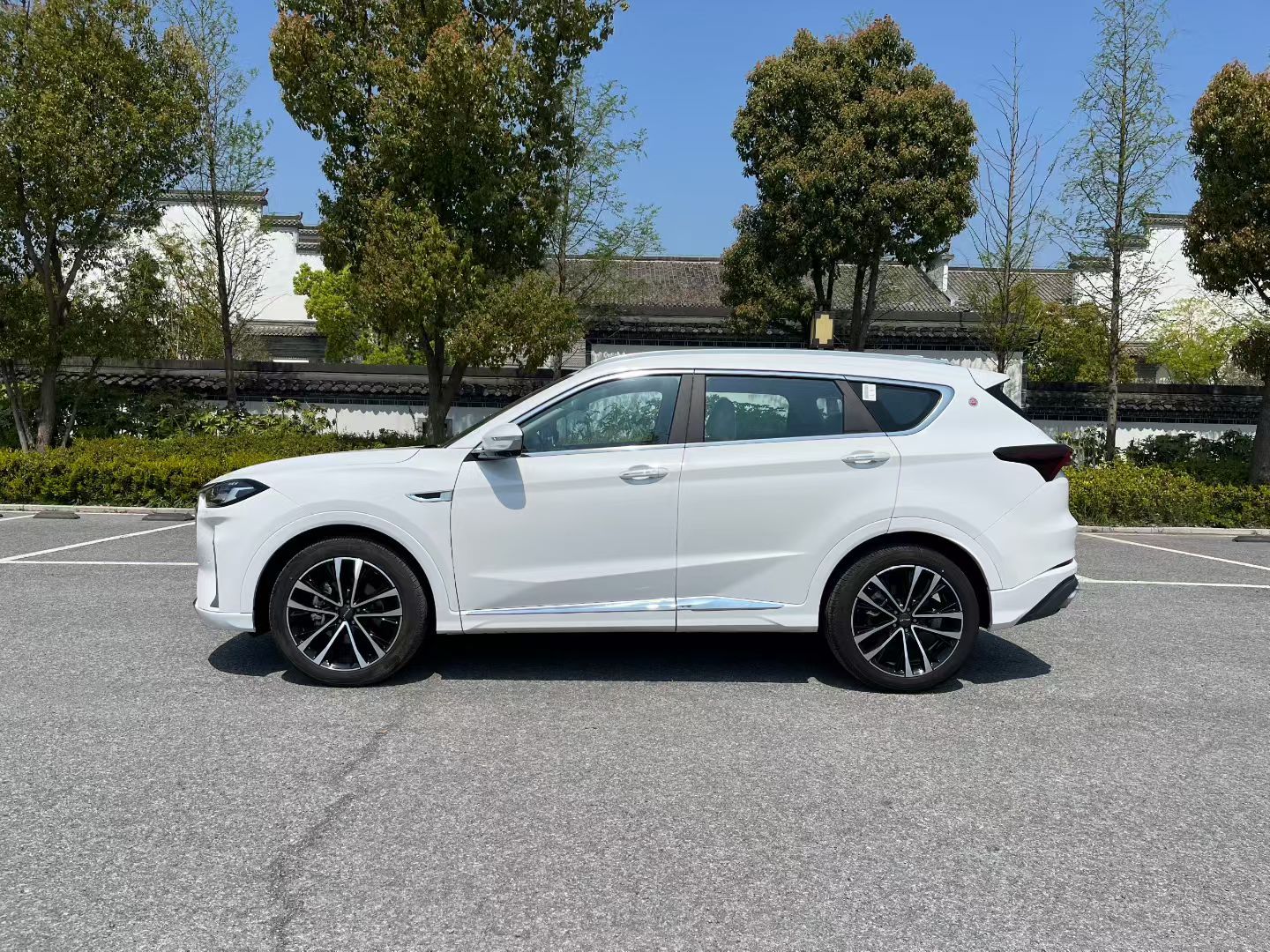 Premium used 2022 Jetour X70 Plus, White exterior / Black interior, 35,000 km