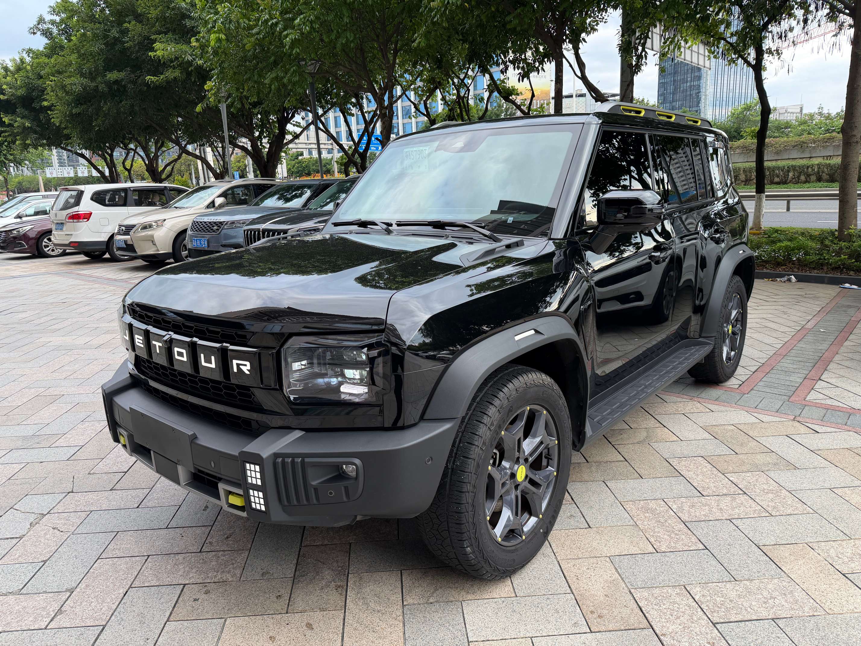 Used 2023 Jetour Traveller 2.0T 4WD Cross PRO+ (Premium trim) in Black with 32,580 km