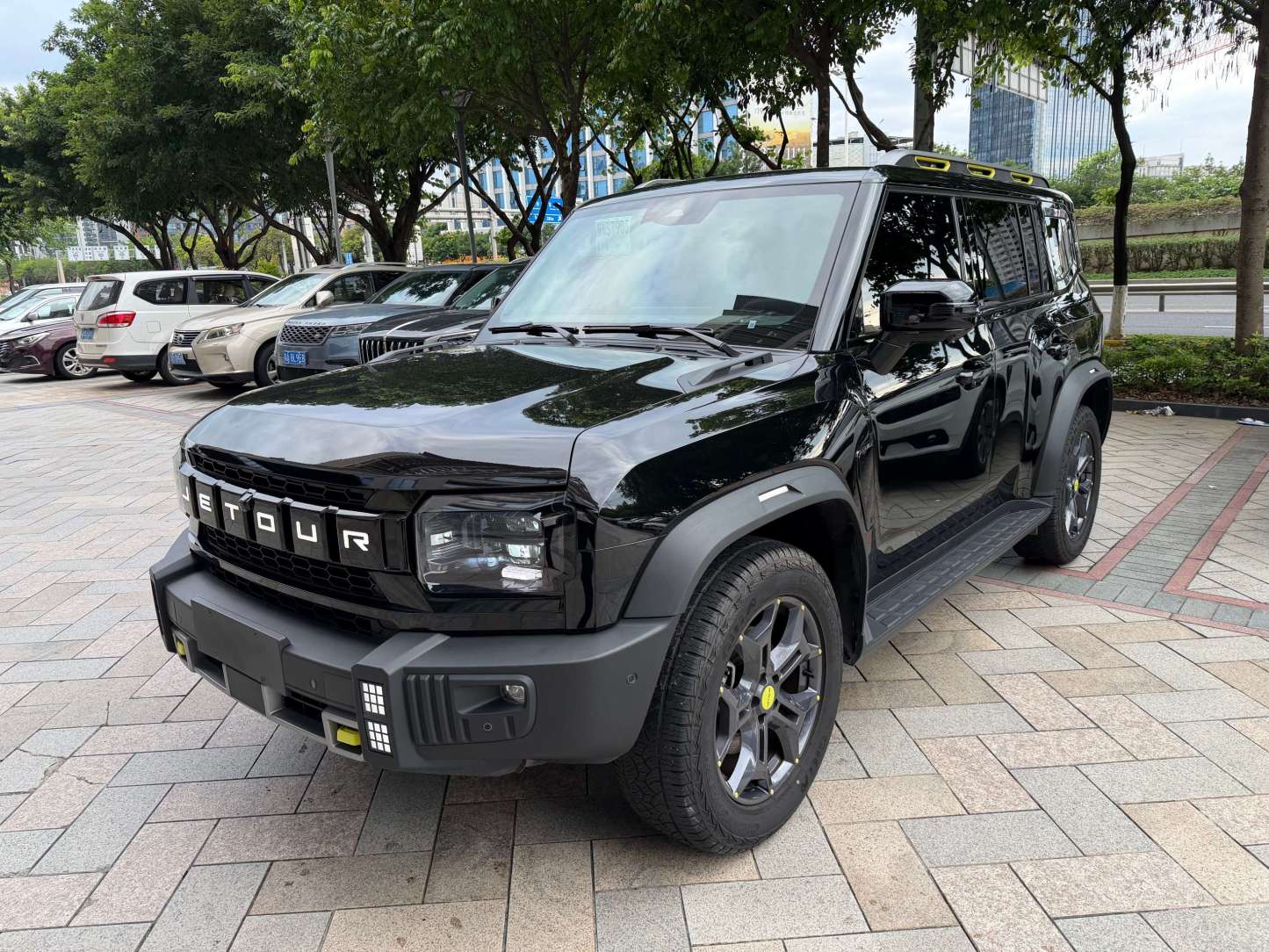 Used 2023 Jetour Traveller 2.0T 4WD Cross PRO+ (Premium trim) in Black with 32,580 km