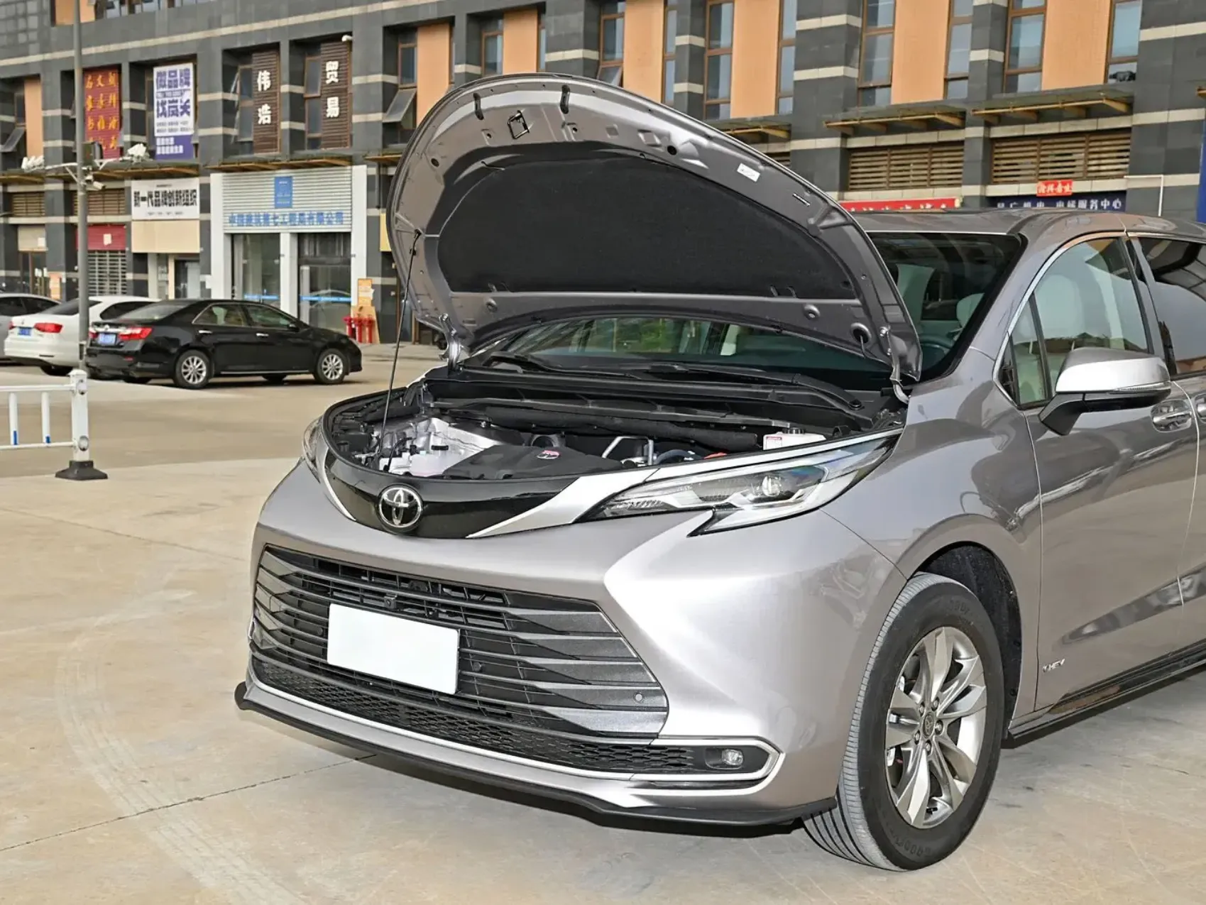 2024 Toyotaa Sienna MPV AWD Hybrid 2.5L 189PS L4 New Car