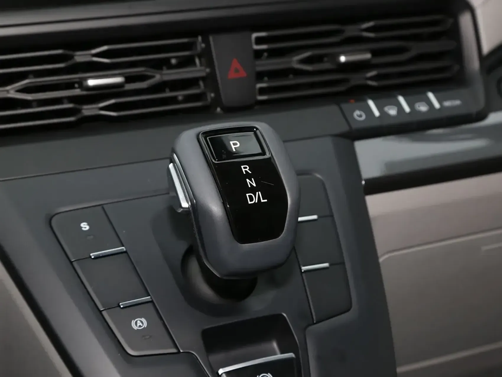 2024 Ford Transit T8 new car