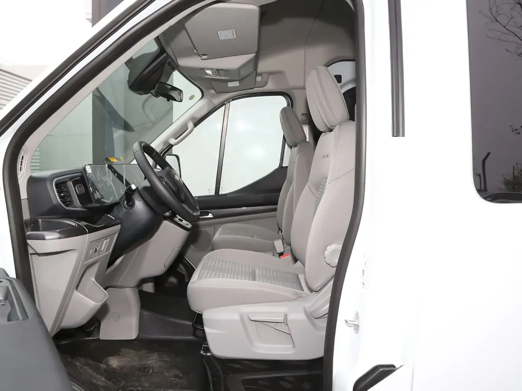 2024 Ford Transit T8 new car