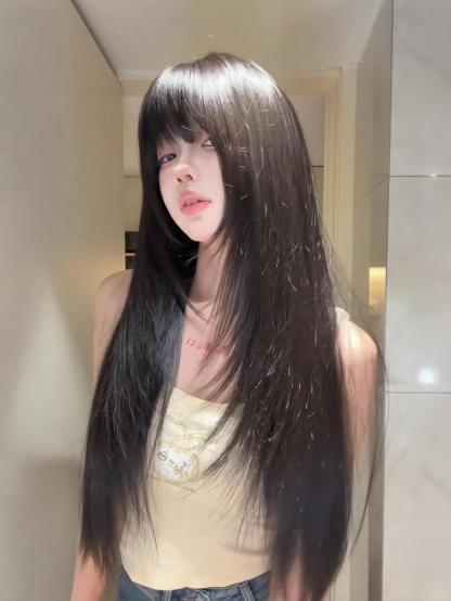 Moonlight🌙Long Straight Wig with Bangs – Refined Sideburns, Breathable & Natural, No Wig Cap Needed, 65–75cm