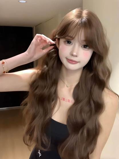 Dream Curls 💫 Long Wavy Wig – Youthful & Sweet Style, Full Cap Design, Natural Volume, 60–70cm