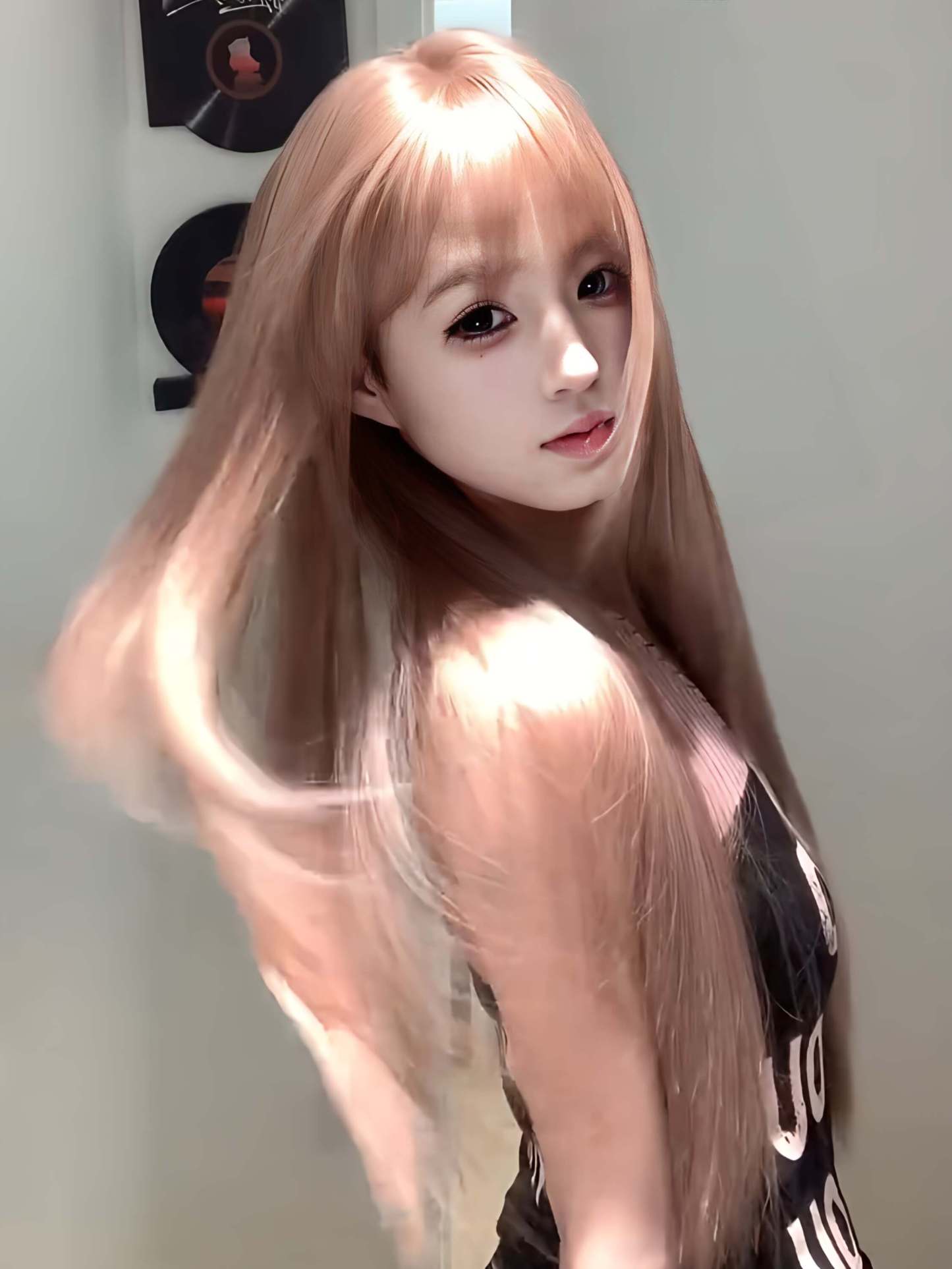 Fairy 🧚‍ Layered Bangs Wig – Golden Full Cap, Girl-Group Style, Soft & Natural