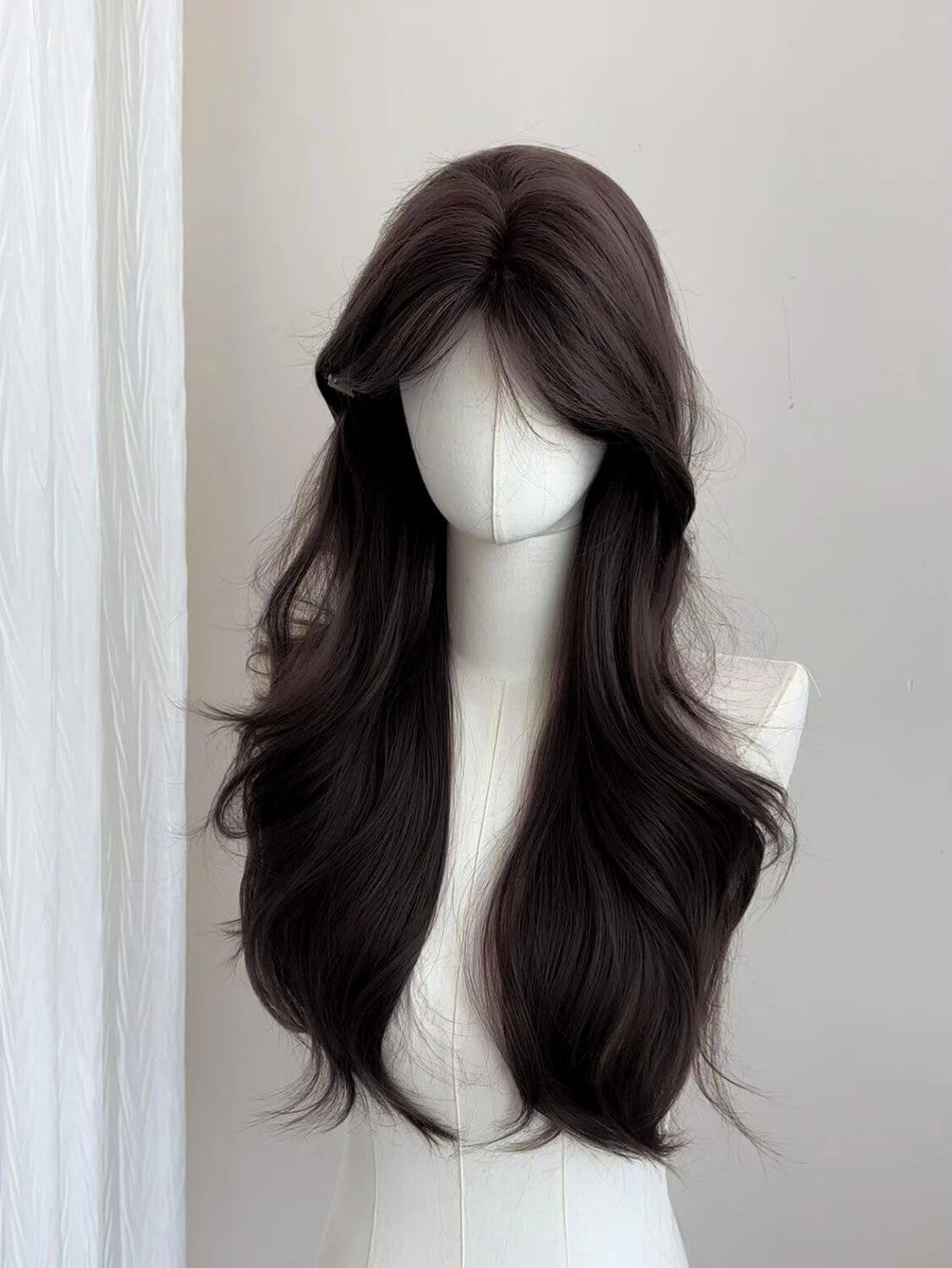Heartbeat ❤ Middle-Part Long Curly Wig – Face-Framing Design, Natural & Breathable, Full Cap, 65–75cm