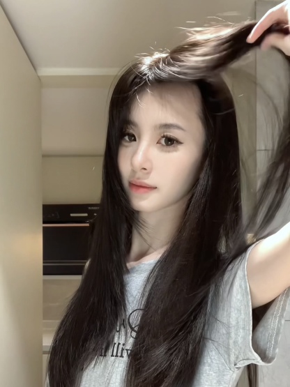 Morning Light 🌻 Middle-Part Straight Topper – Face-Framing Design, Natural Black, No-Wig-Cap Style, 65–75cm