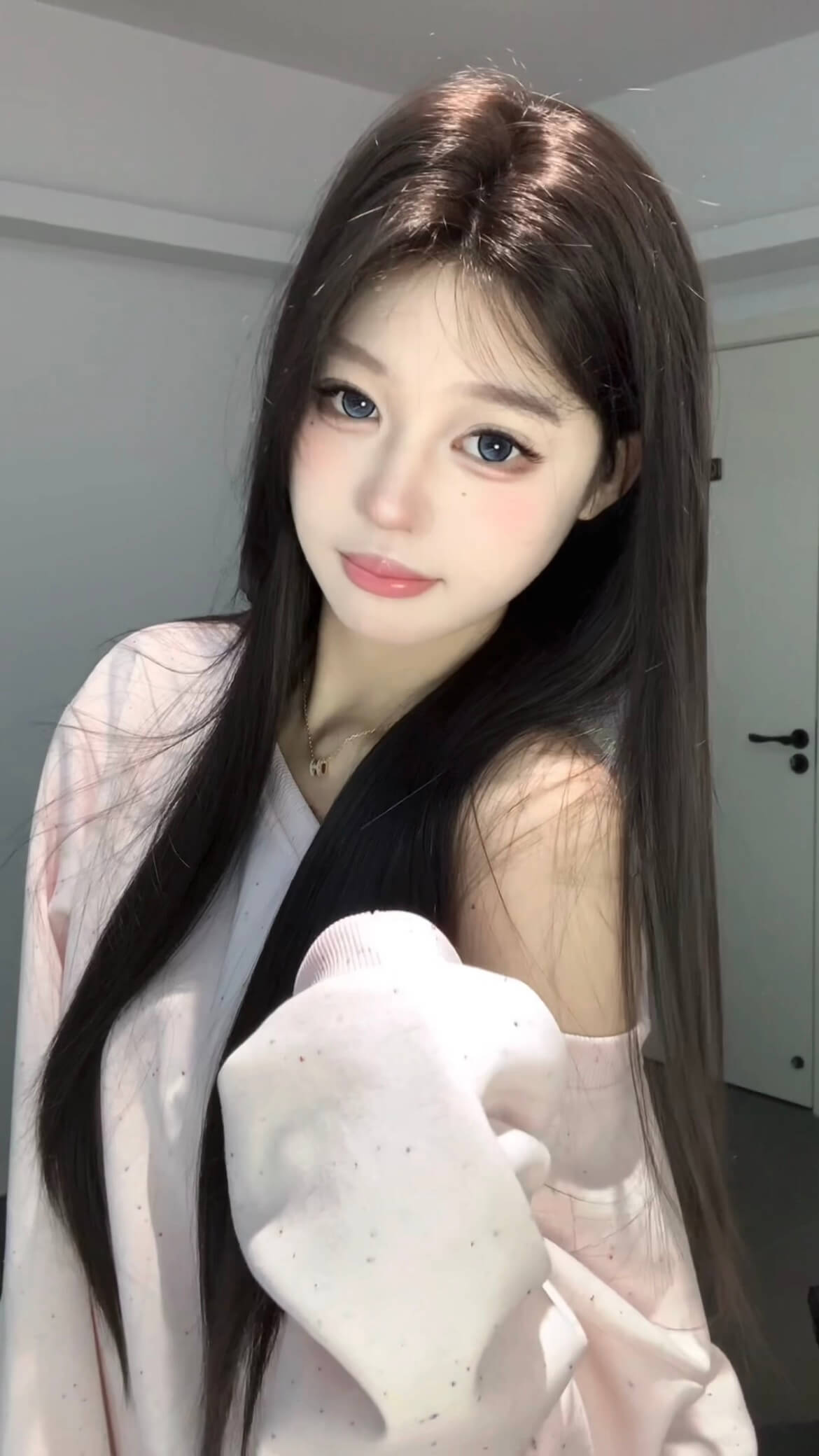 Lina ❤ Middle-Part Long Straight Wig – Natural Vibe Style, Caramel Brown / Natural Black, Full Cap, 65–75cm