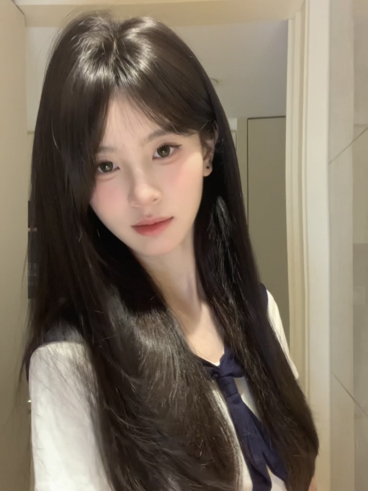 Morning Light 🌻 Middle-Part Straight Topper – Face-Framing Design, Natural Black, No-Wig-Cap Style, 65–75cm