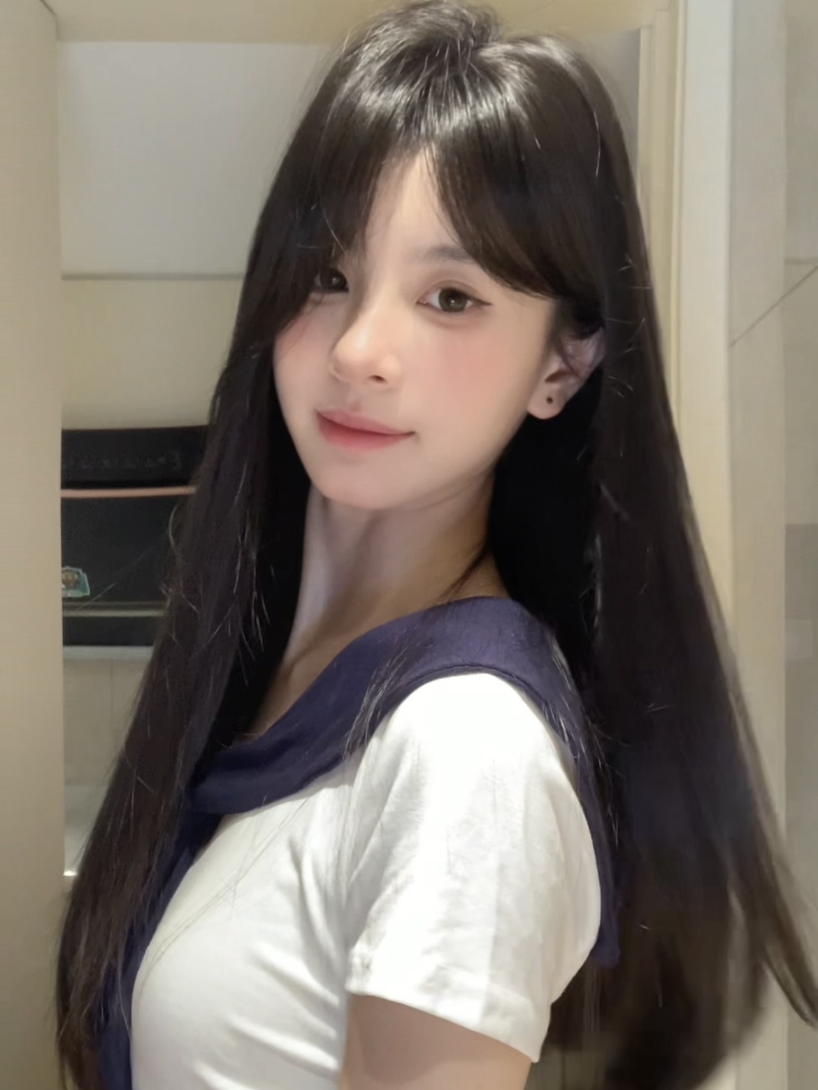 Morning Light 🌻 Middle-Part Straight Topper – Face-Framing Design, Natural Black, No-Wig-Cap Style, 65–75cm