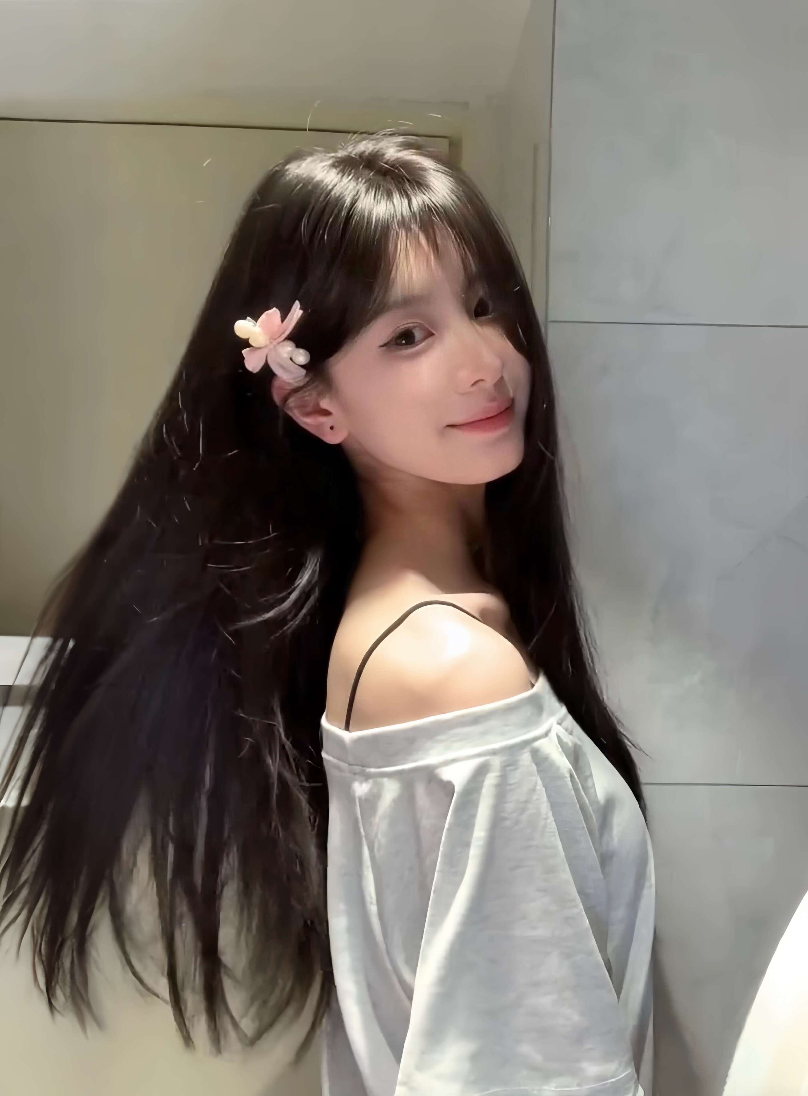 Lingering Love💧Long Straight Wig – Middle-Part, Face-Framing Hairline, Natural & Breathable, Full Cap (65–75cm)