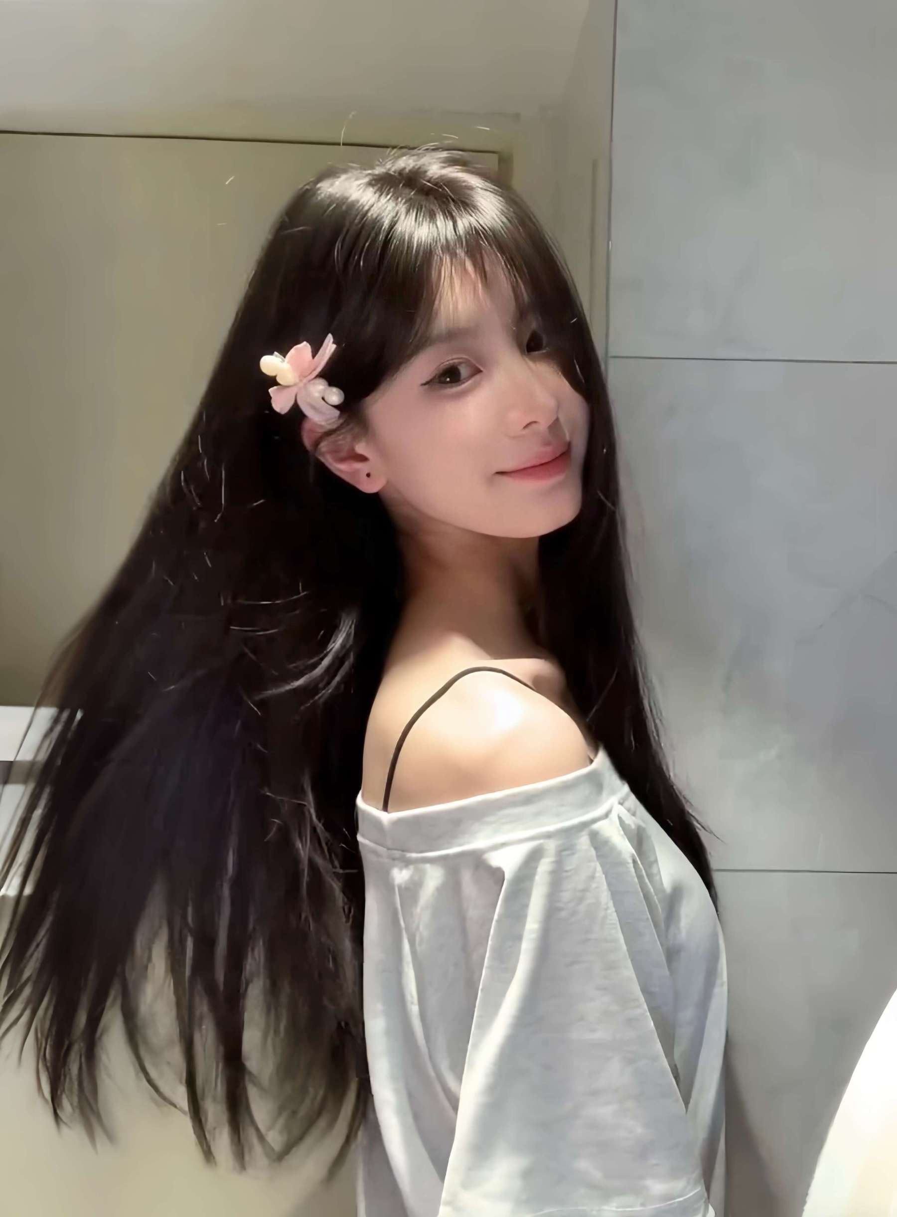 Lingering Love💧Long Straight Wig – Middle-Part, Face-Framing Hairline, Natural & Breathable, Full Cap (65–75cm)