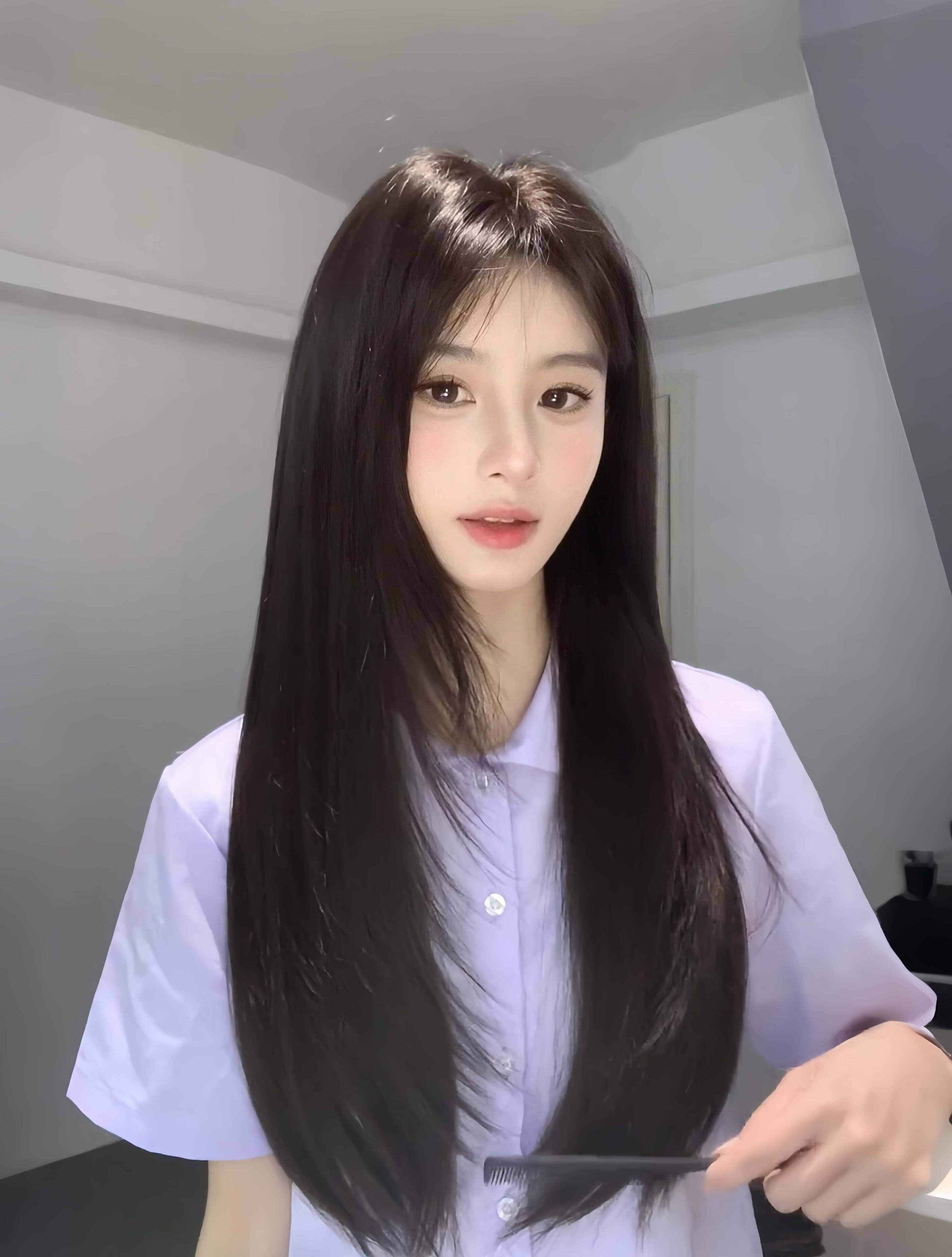 Lingering Love💧Long Straight Wig – Middle-Part, Face-Framing Hairline, Natural & Breathable, Full Cap (65–75cm)