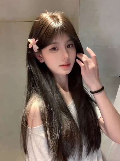 Lingering Love💧Long Straight Wig – Middle-Part, Face-Framing Hairline, Natural & Breathable, Full Cap (65–75cm)